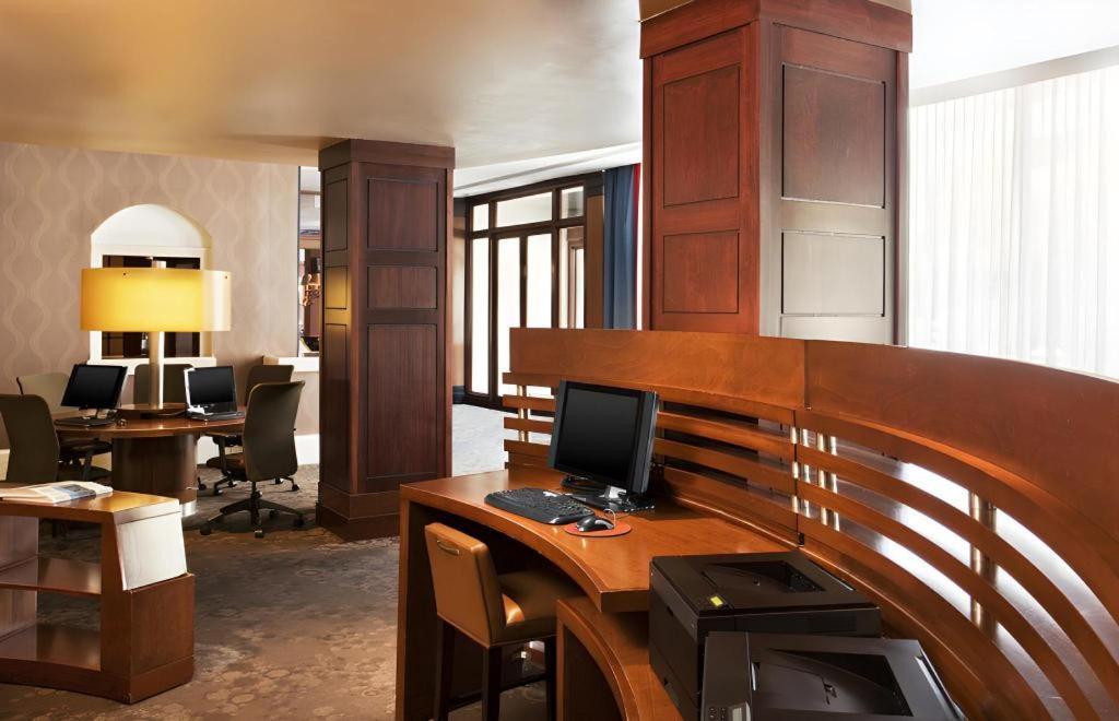 Hotel Baltimore Downtown-Inner Harbor Esterno foto